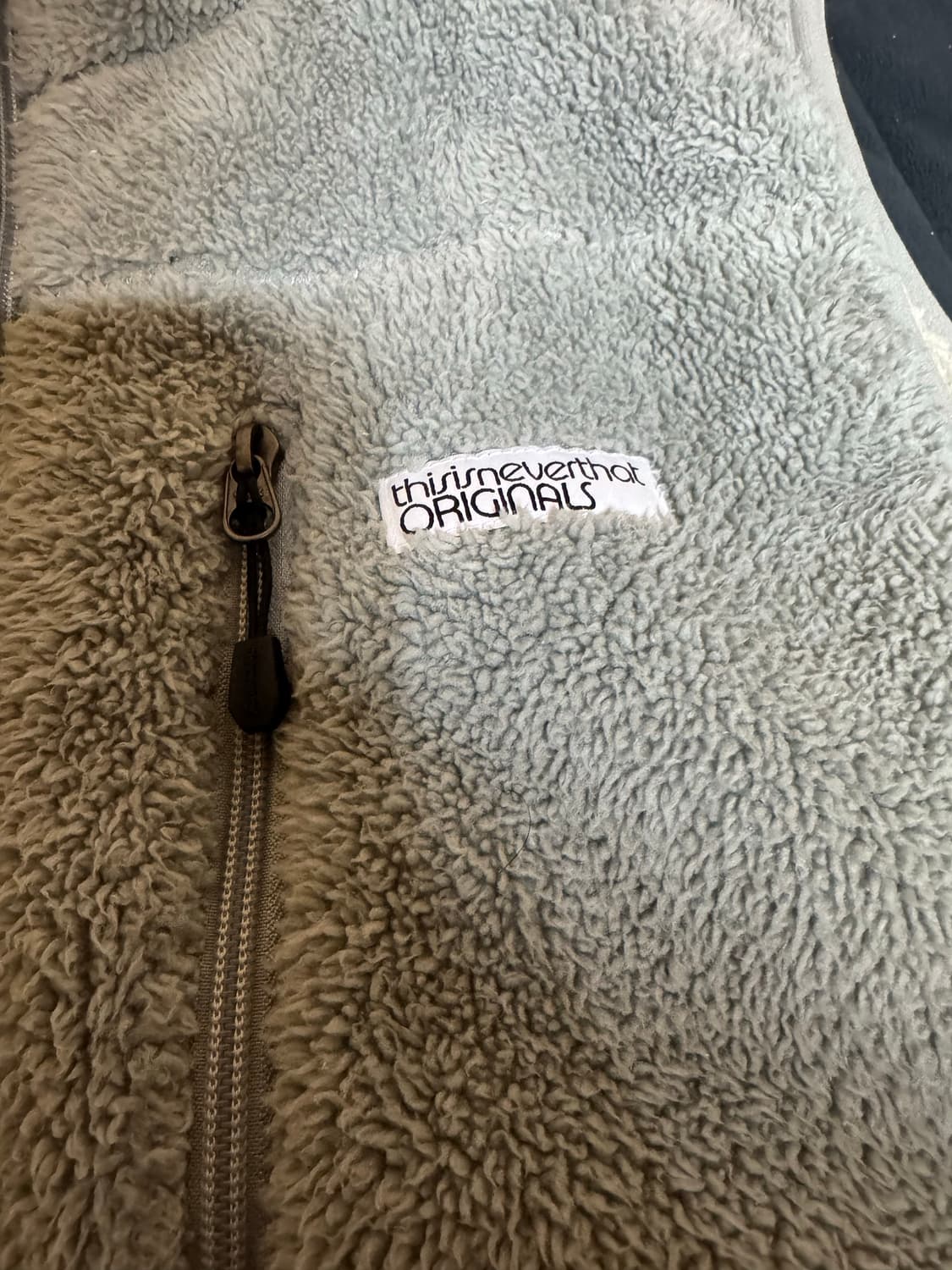 디스이즈네버댓 후리스 플리스 베스트 그레이 M size 상품이미지2