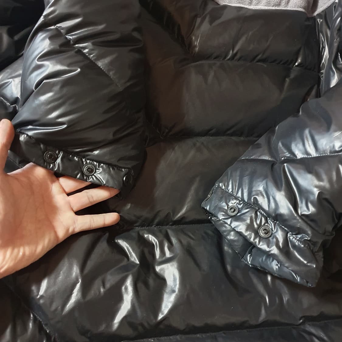 남여공용 에크루 스탠드얼론 오버핏 구스다운 리버시블 롱패딩 1 상품이미지8