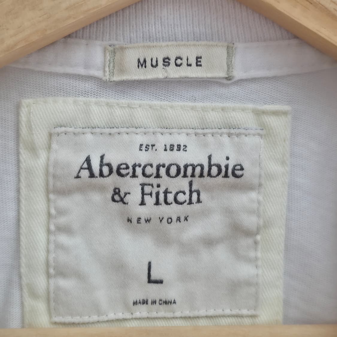[L] 아베크롬비 화이트 반팔티 상품이미지5