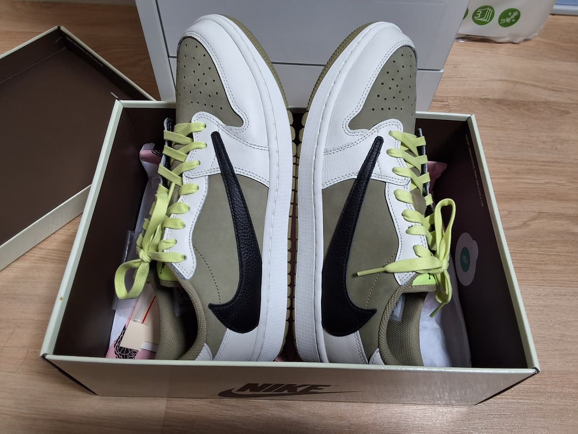 [새상품급] 나이키 에어 조던 1 로우 골프 올리브 화이트 상품이미지6