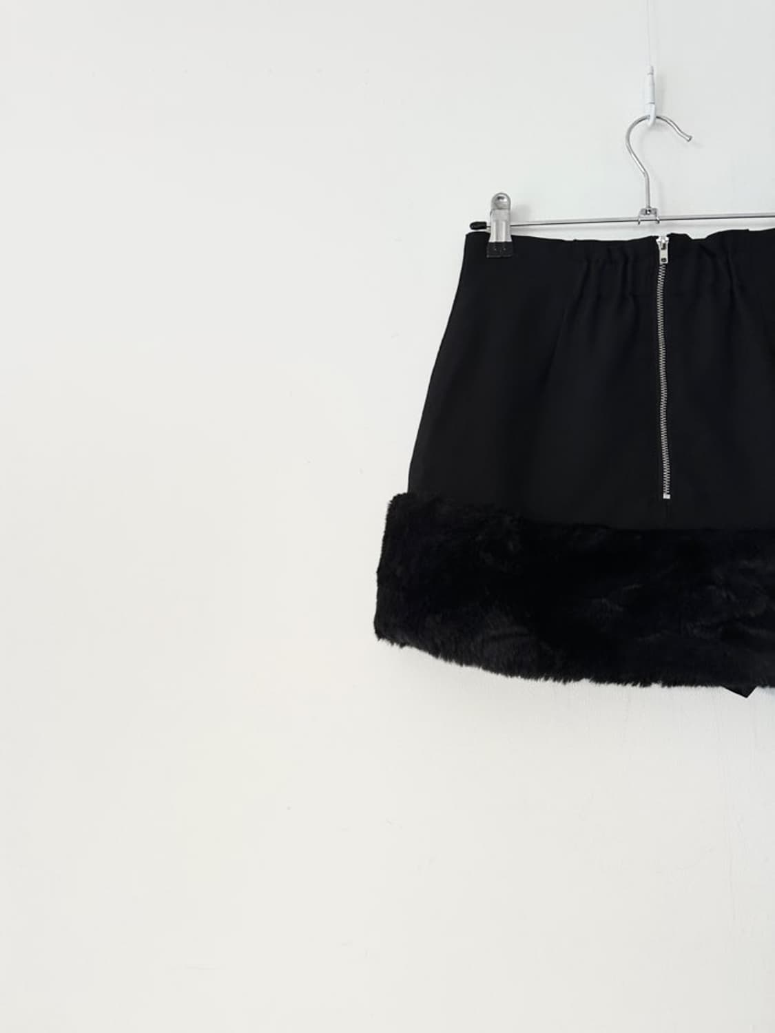 GRL Fur trimming mini skirt / black 상품이미지3