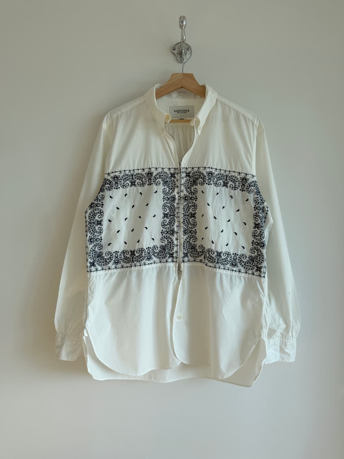 이스트로그(EASTLOGUE) 페이즐리 자수 셔츠 상품이미지1