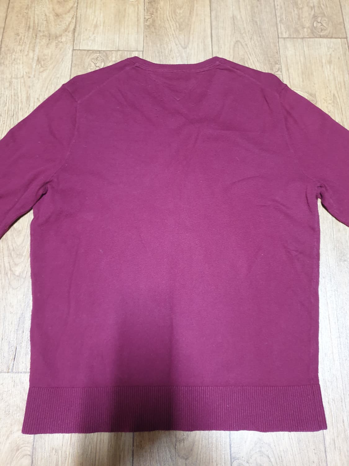 1038 타미힐피거 브이넥 긴팔티 100 사이즈입니다 상품이미지5