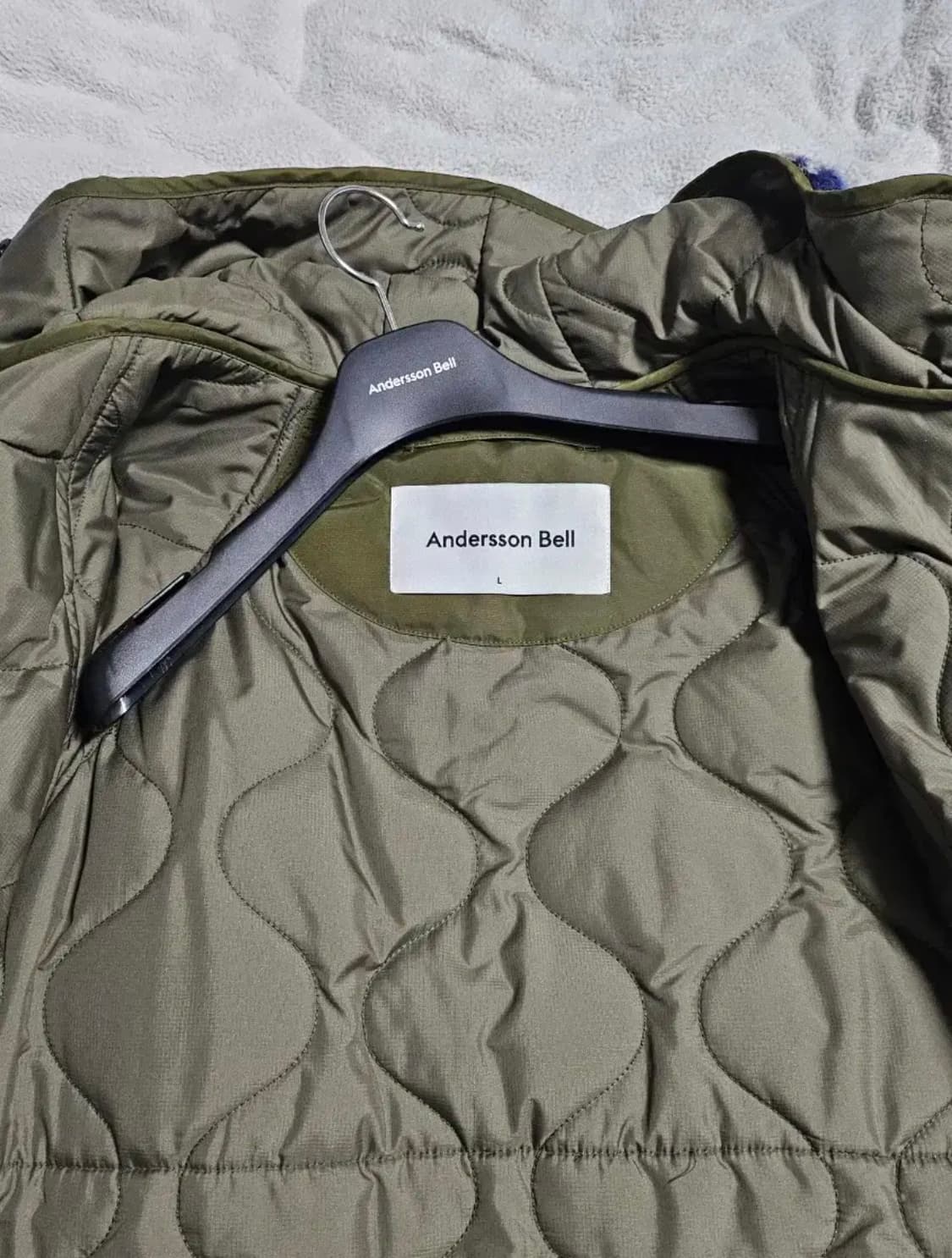 앤더슨벨 퀄티드 후드 자켓 카키 상품이미지3