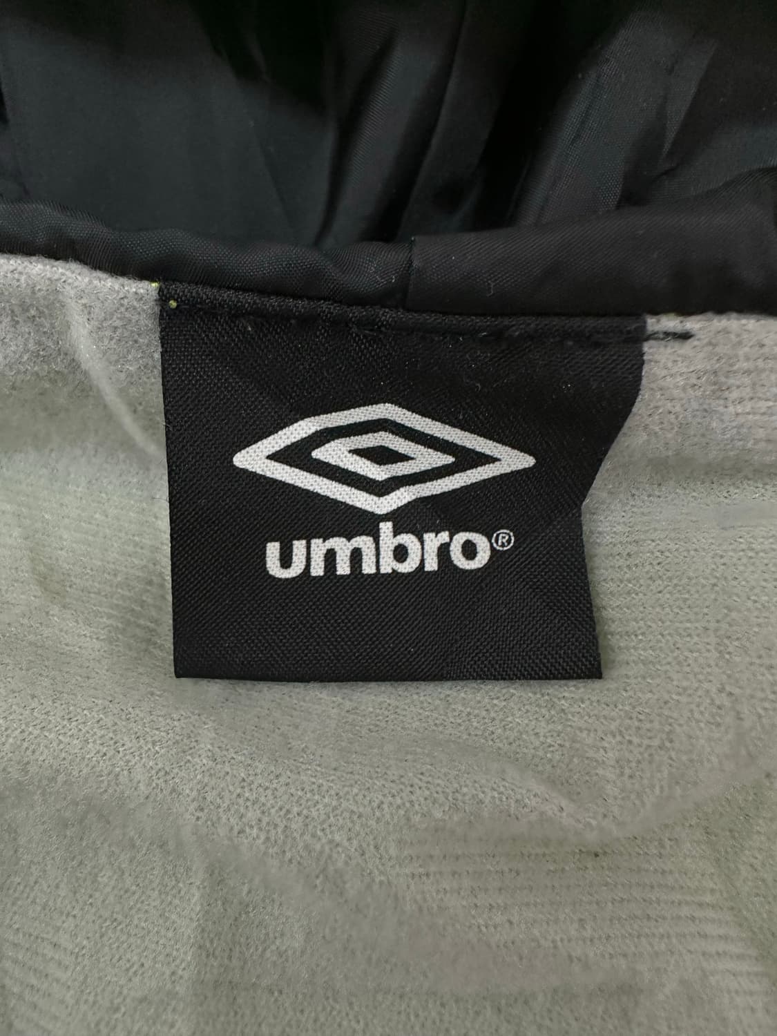 엄브로 제펜 후드 바람막이 상품이미지4