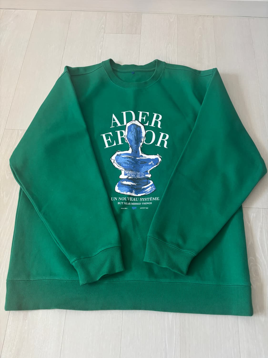 아더에러 포트레이트 트로피 로고 맨투맨 a1 상품이미지1