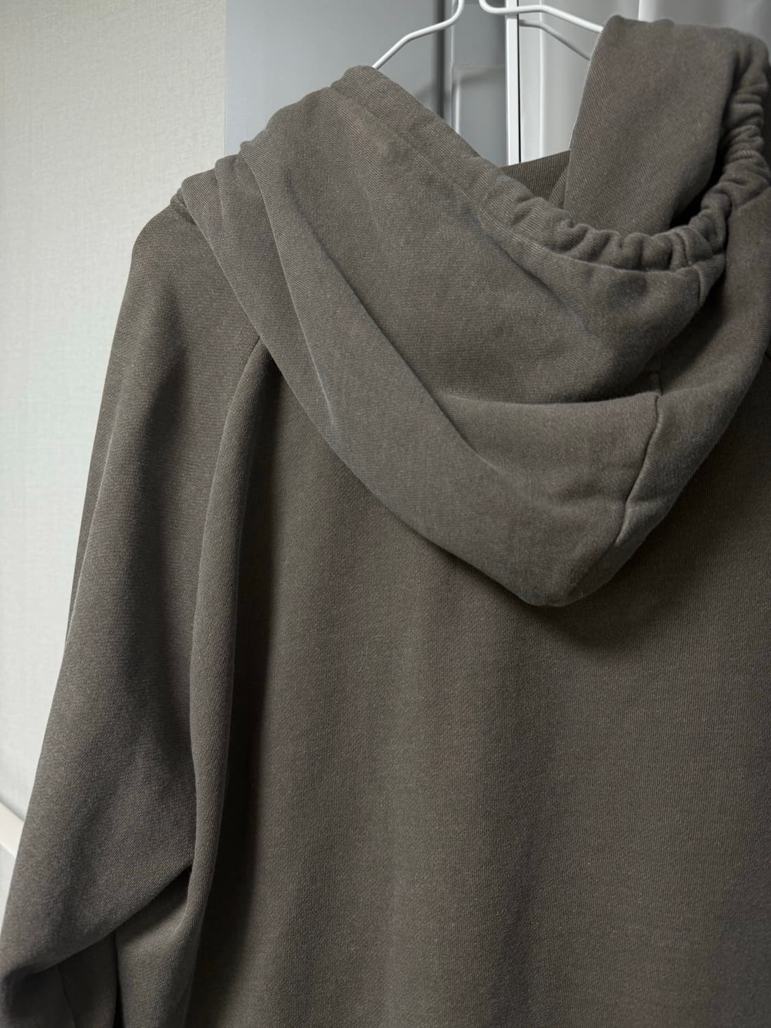 코이세이오 스마트어반유즈풀 스트링 포켓 후드집업 카키 상품이미지3