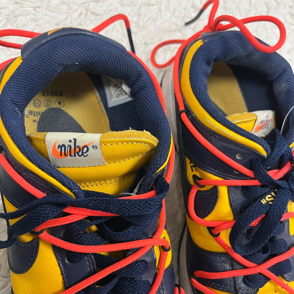 Nike x Off-White Dunk Low “Michigan”  상품이미지4