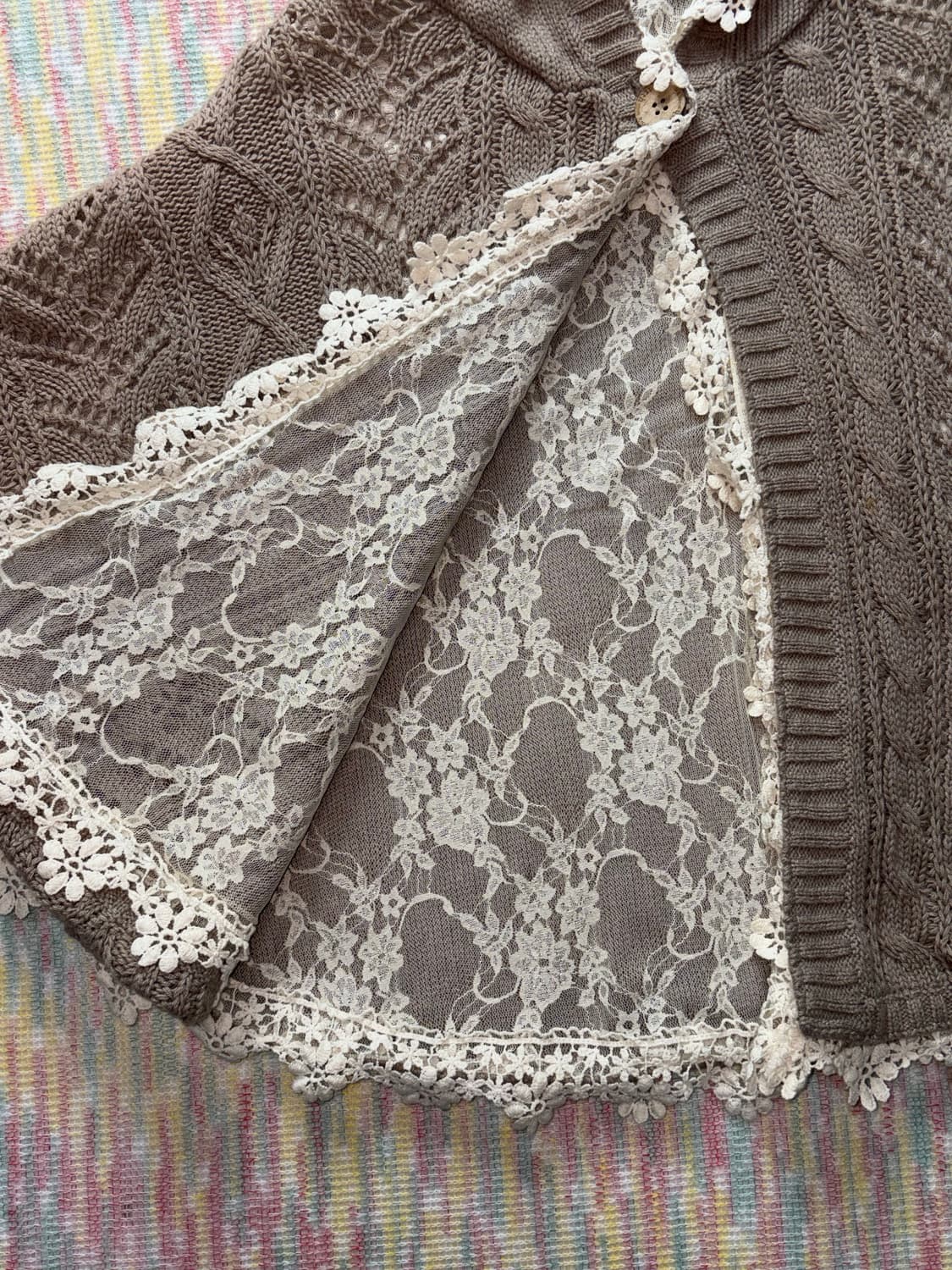 어스뮤직 베이지 레이스 케이프 상품이미지2