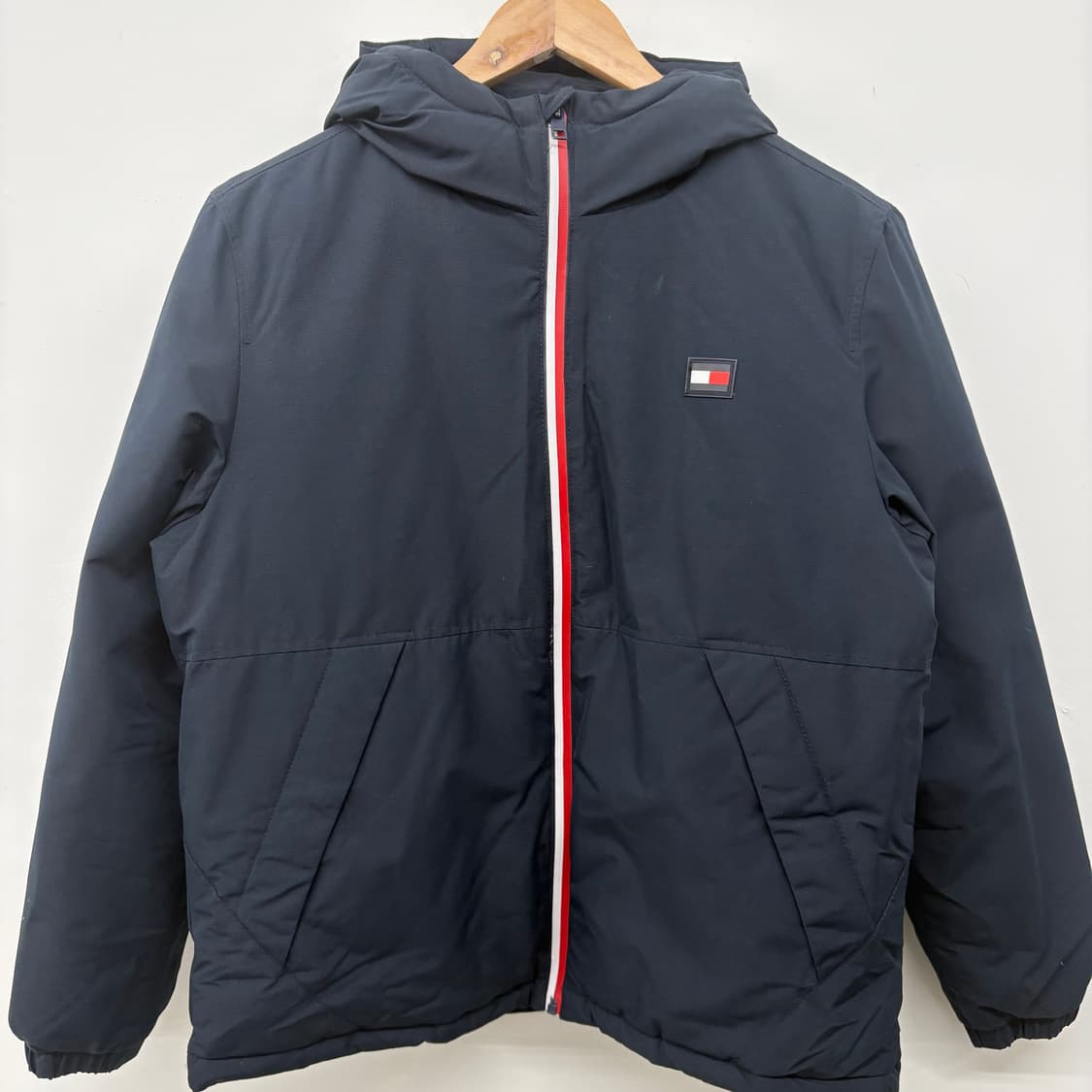 타미힐피거 네이비 후드 패딩 점퍼 남s 상품이미지2