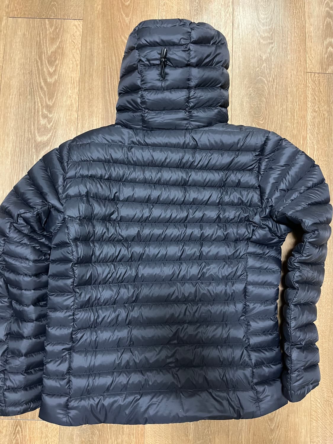 파타고니아 다운 스웨터 후디 블랙 상품이미지5