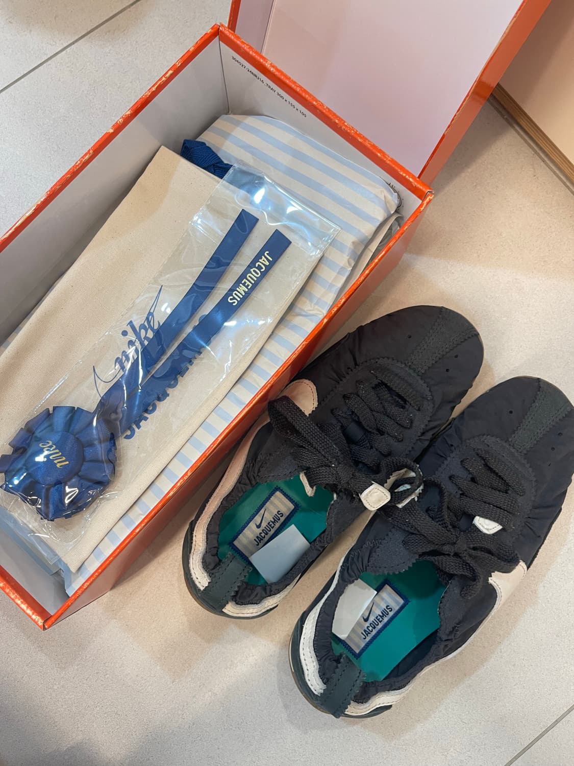 나이키 x 자크뮈스 문 슈즈 240mm 상품이미지2