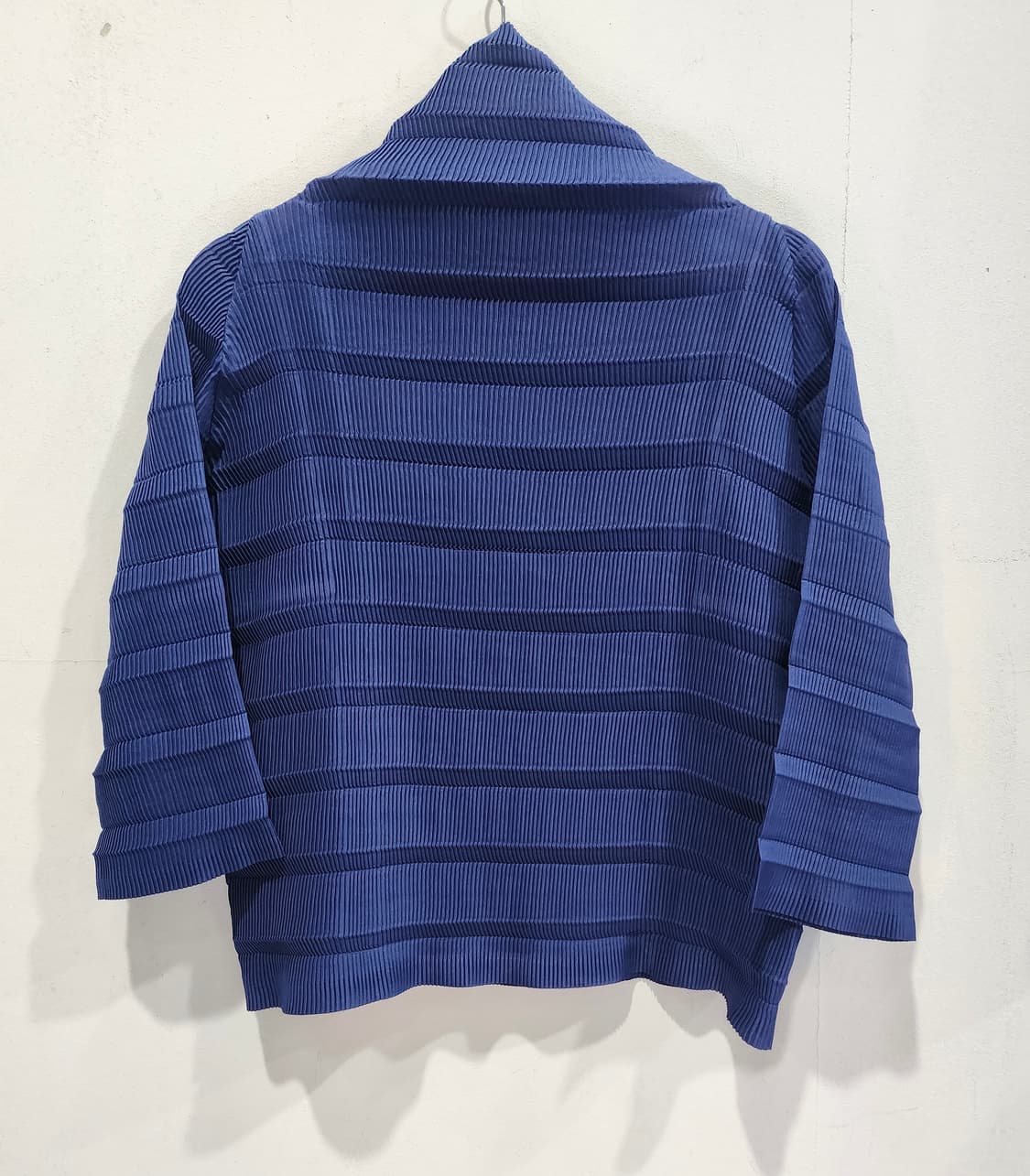 이세이 미야케 플리츠 블루 자켓 2 매장판 상품이미지5