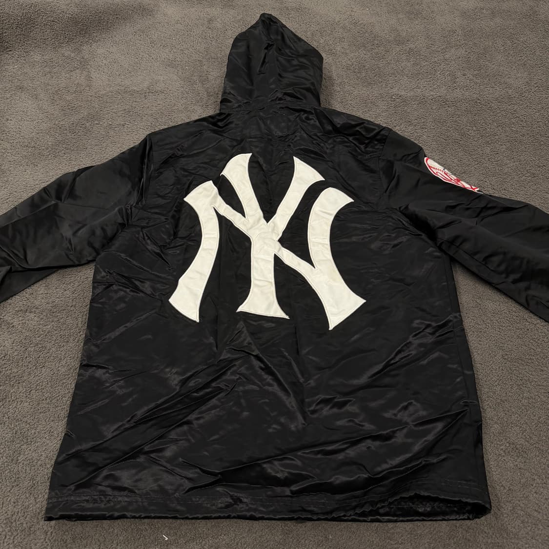 [정품/M] 15ss 슈프림 마제스틱 양키스 새틴 블랙 후드 자켓 상품이미지4