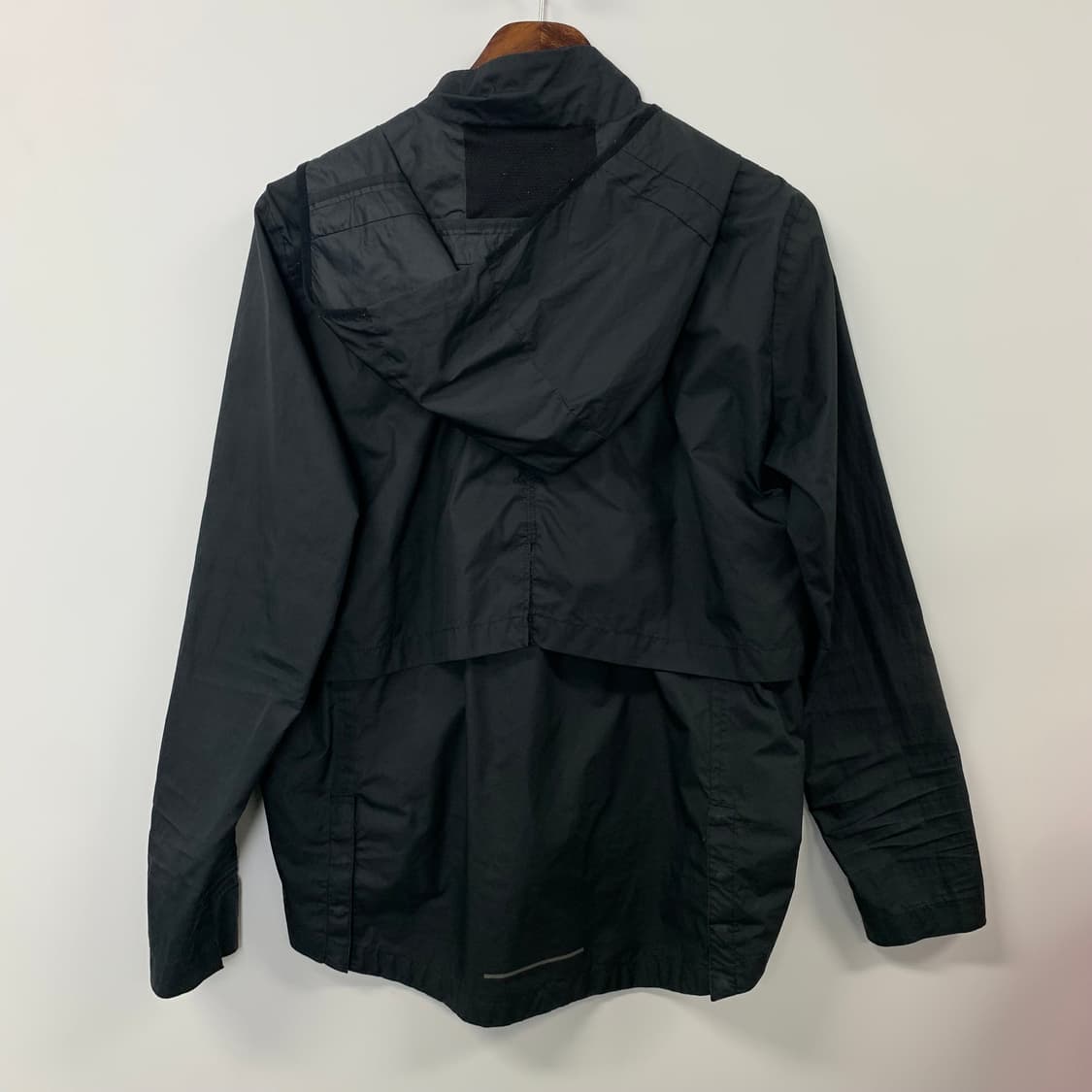 나이키 러닝 블랙 경량 바람막이 상품이미지3