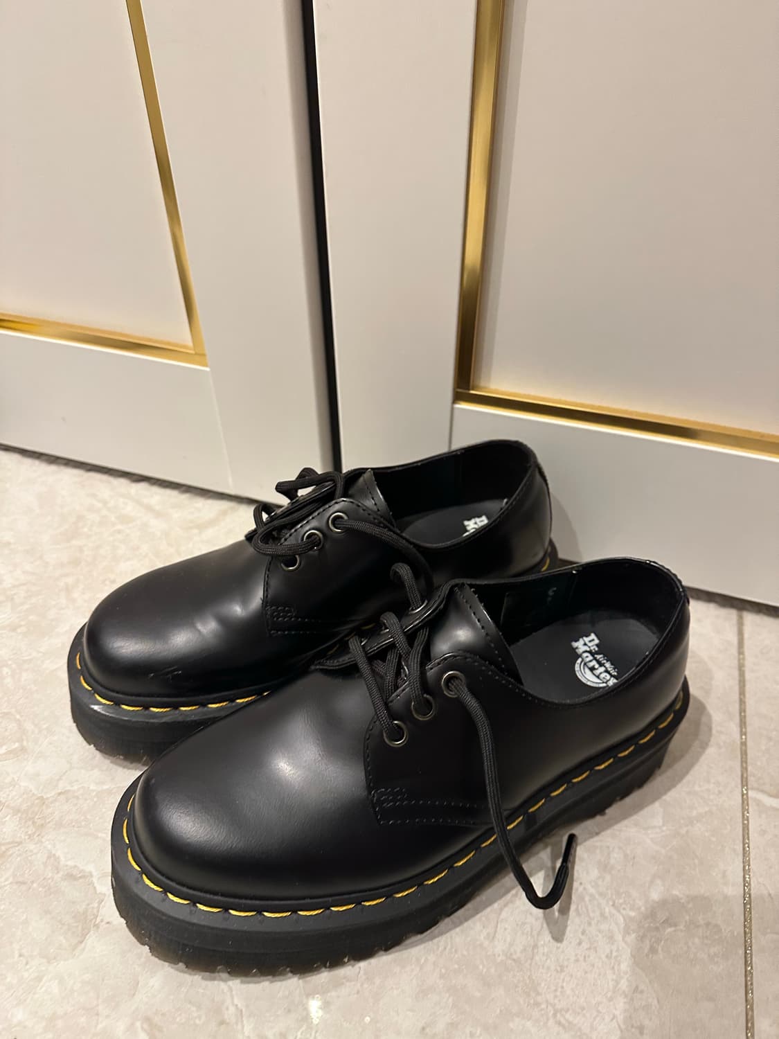 (26일까지 구매시 택포!) 닥터마틴 쿼드 1461 240사이즈 상품이미지1