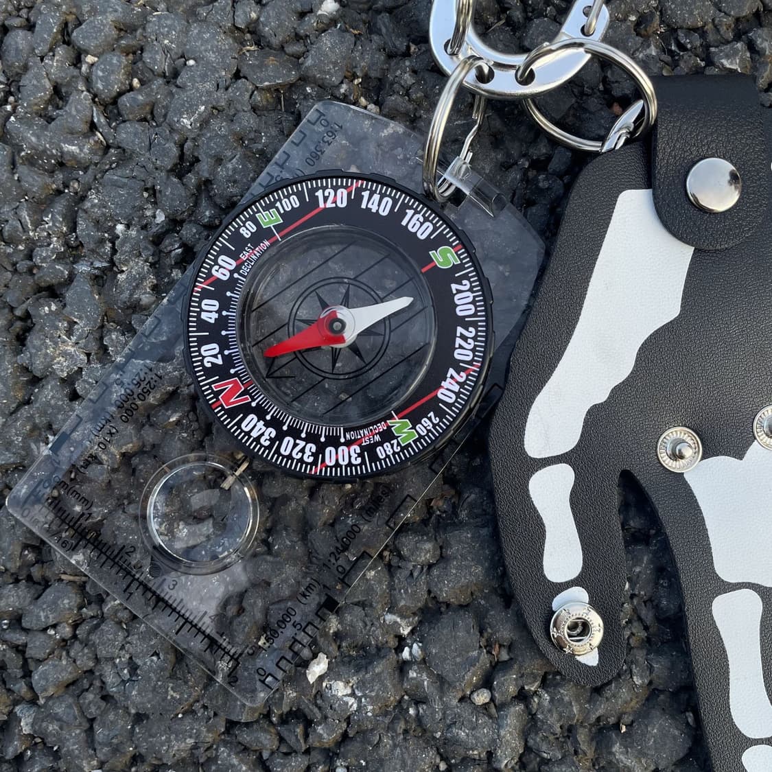🧭나침판 💀스컬핸드 🔑키링  상품이미지2