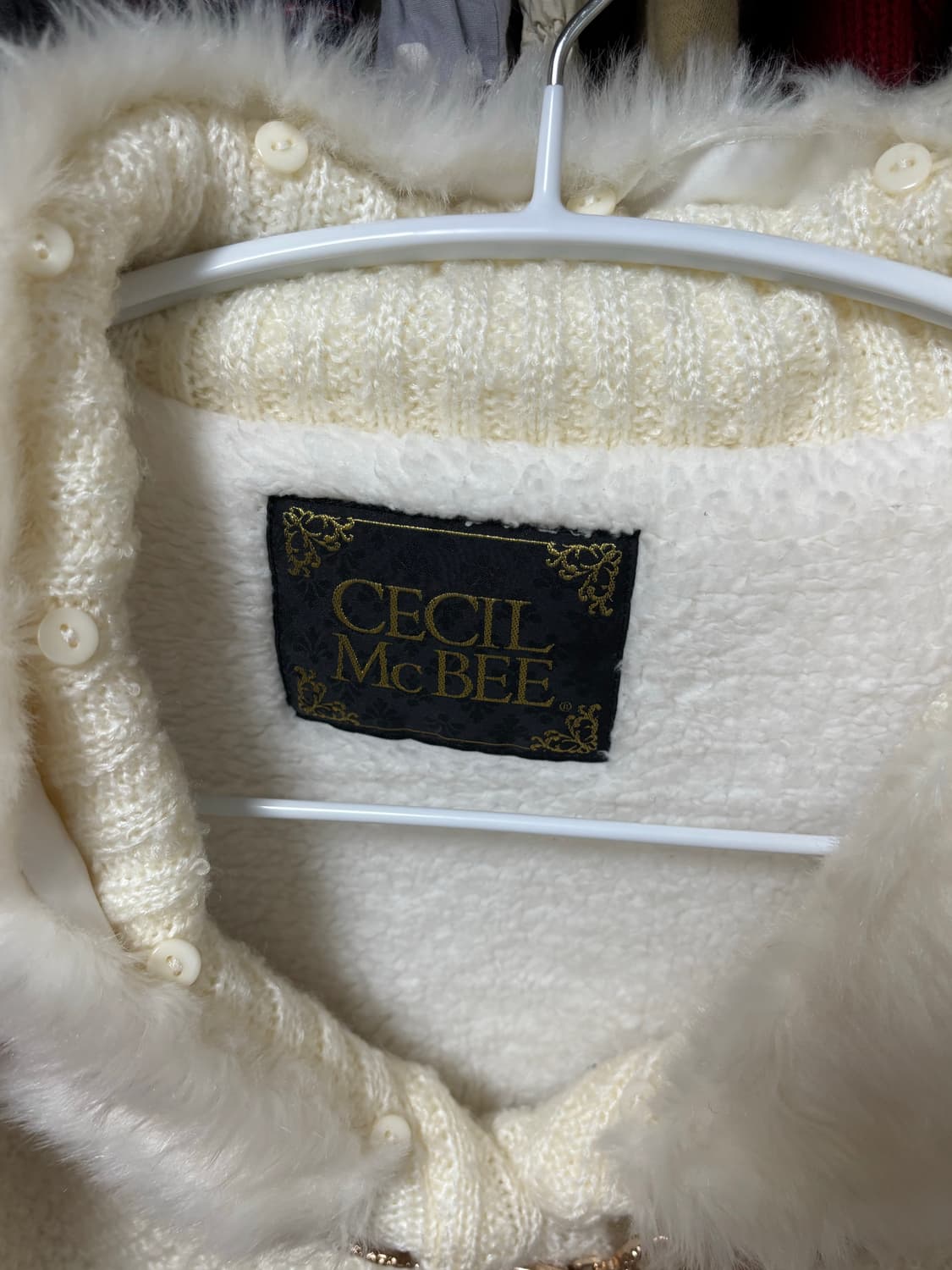 세실맥비 아이보리 퍼 니트자켓 갸루 상품이미지4