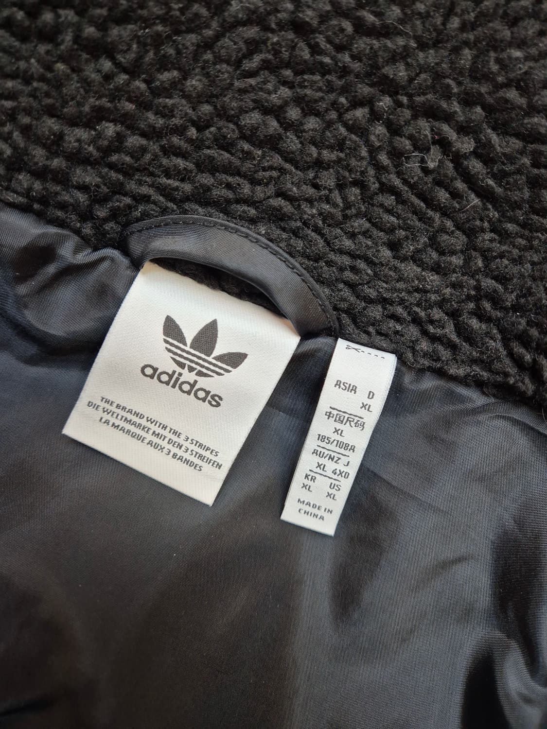 아디다스 쉐르파 플리스 자켓 XL 사이즈입니다
부드러운 플리스 소재로 되 상품이미지3