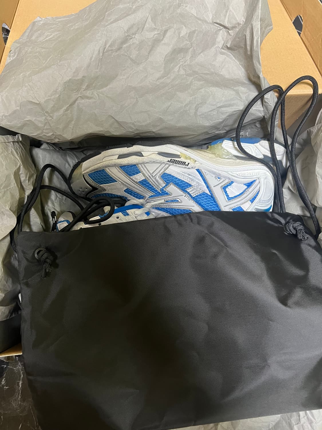 발렌시아가 뉴러너블루 41 상품이미지2