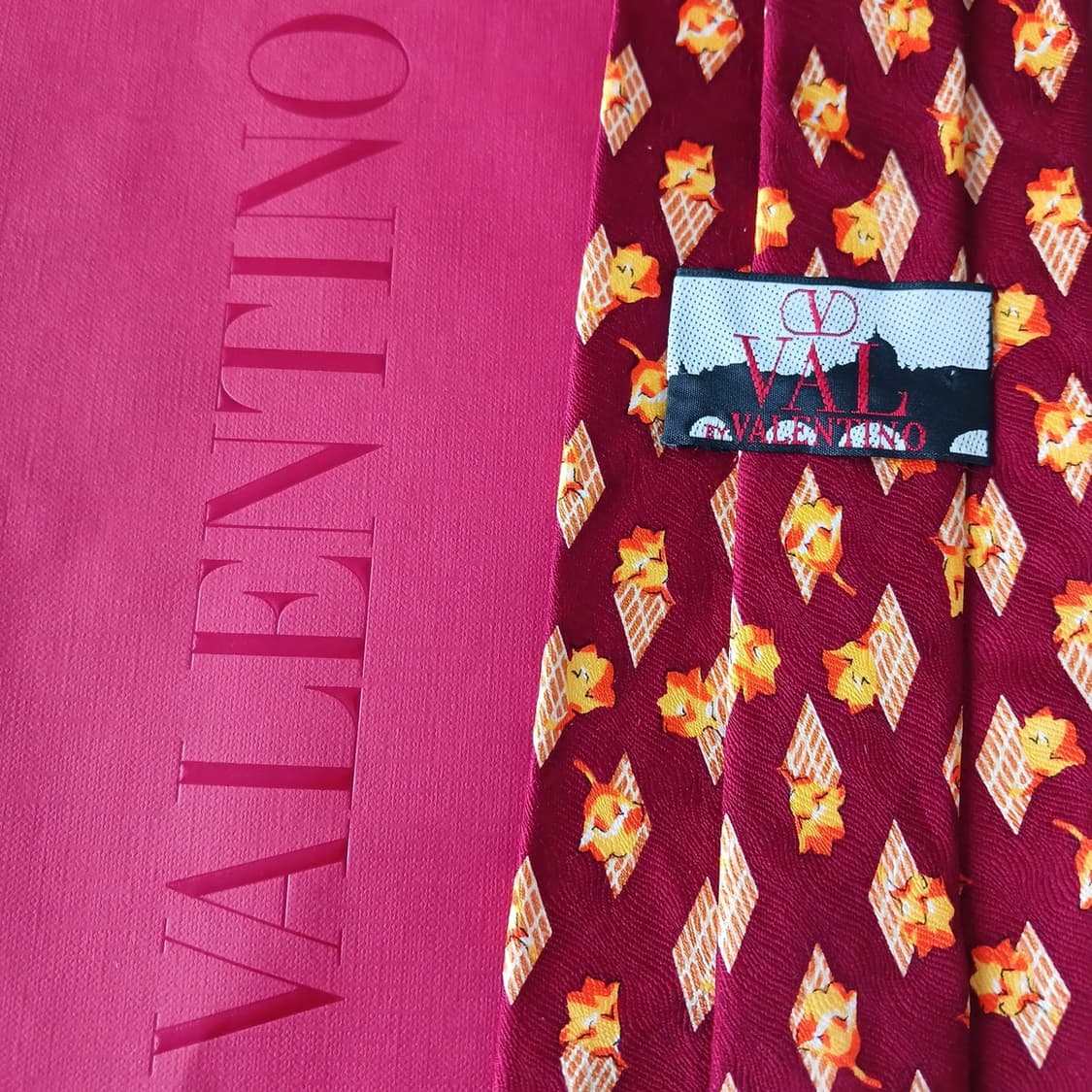 발렌티노 실크 레드 패턴 넥타이 9.9cm A+등급 A19299
 상품이미지9