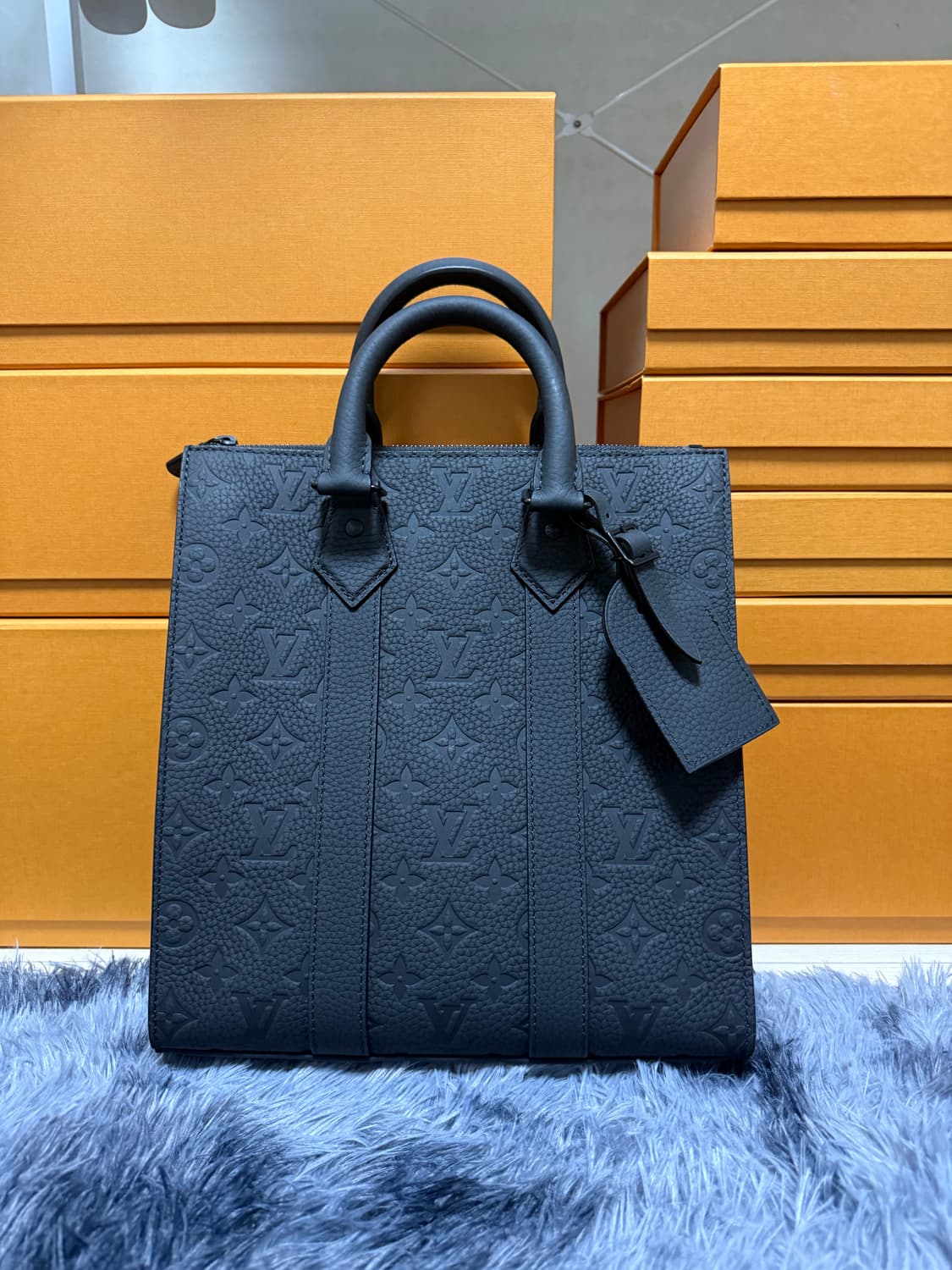 [새상품]루이비통 토뤼옹 레더 크로스 바디백 상품이미지4