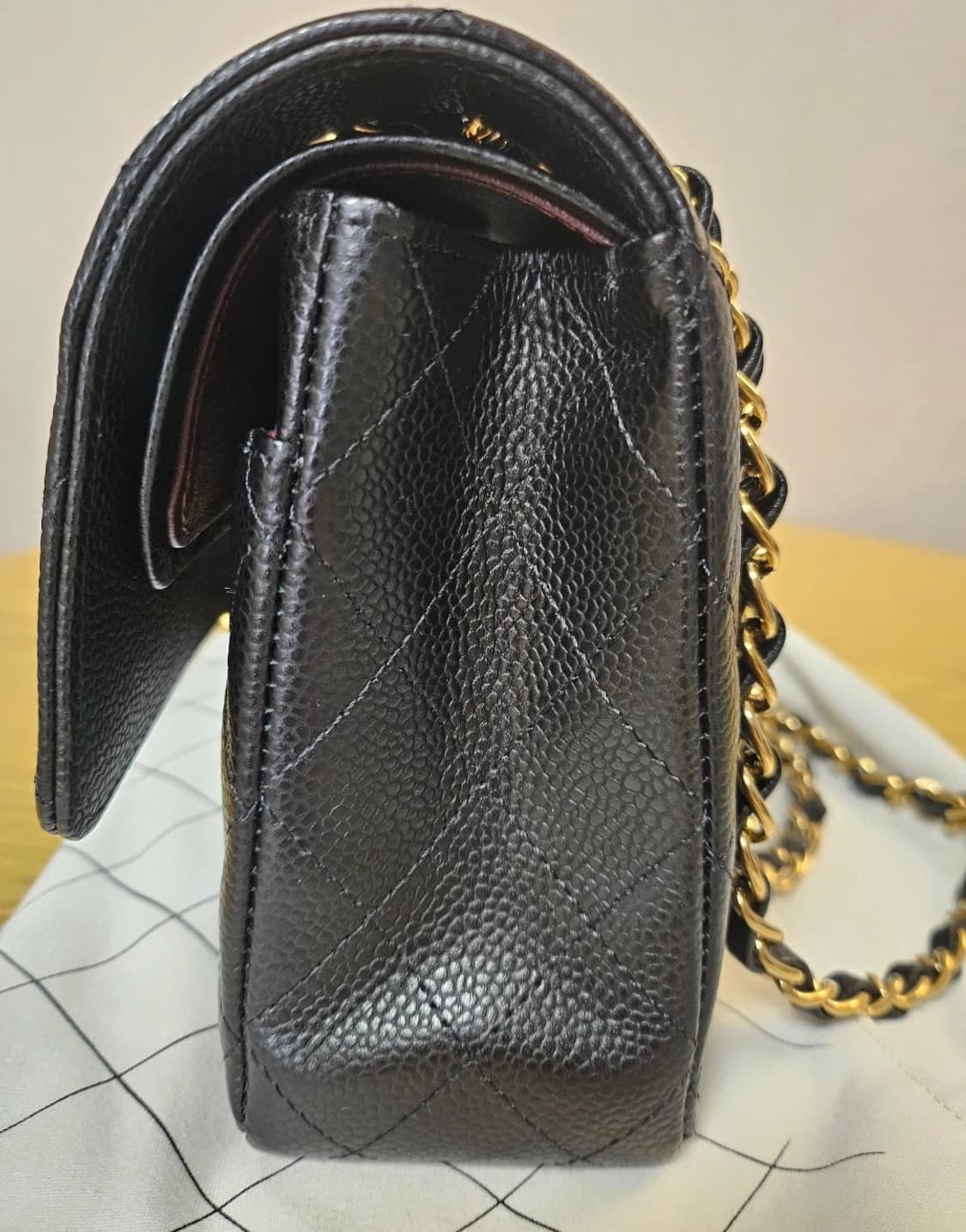 (정품)샤넬 클래식 캐비어 금장가방 급처!! 상품이미지7