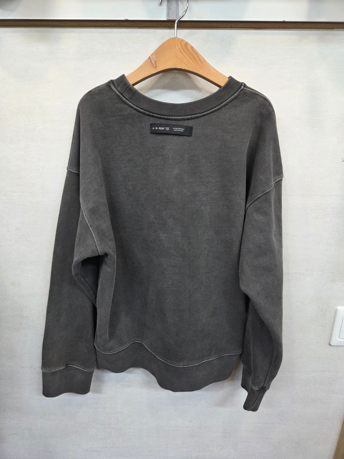 어텐션로우 헤비 피그먼트 맨투맨 대략 L 오버핏  상품이미지2