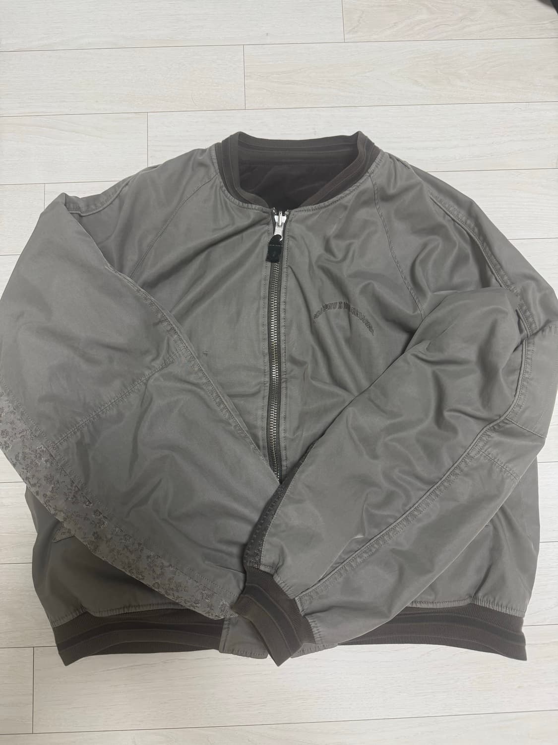 (1회착용)25fw 폴리테루 리버시블 플로랄 수베니어 자켓3 상품이미지1