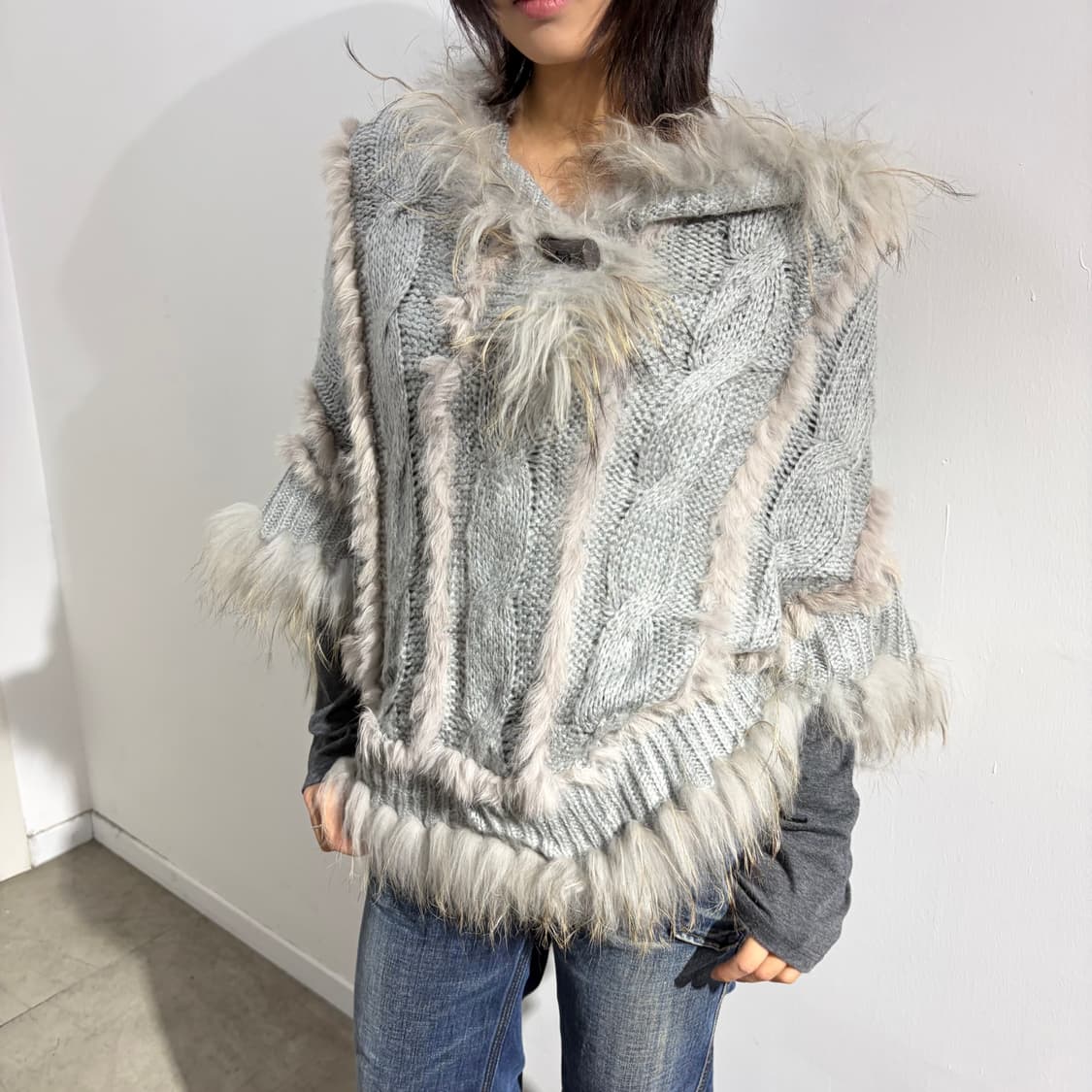 그레이 퍼 케이프 망토 상품이미지1