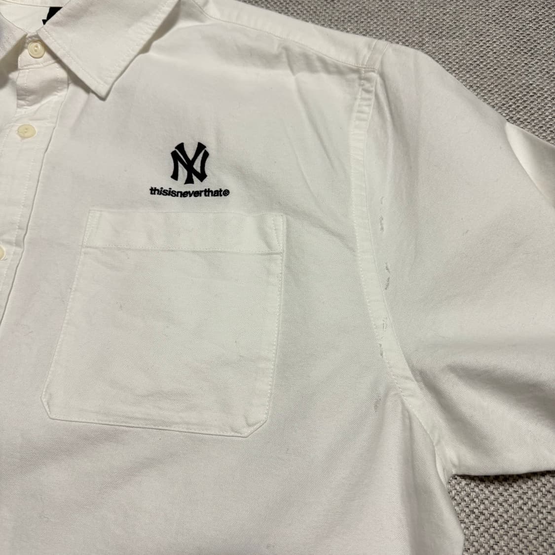 뉴에라 X 디스이즈네버댓 반팔 셔츠 화이트 상품이미지2