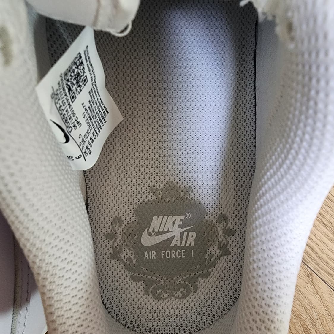 나이키 에어포스1 07 올화이트 230 새상품 (DD8959-100) 상품이미지5