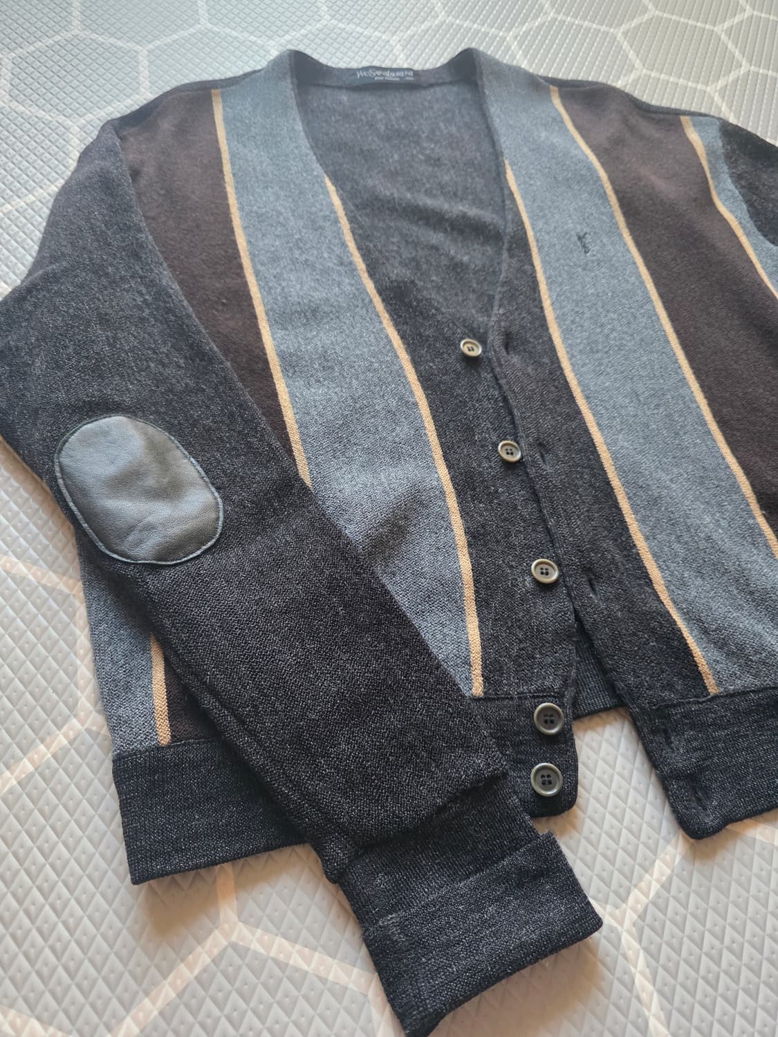 입생로랑 가디건 상품이미지1