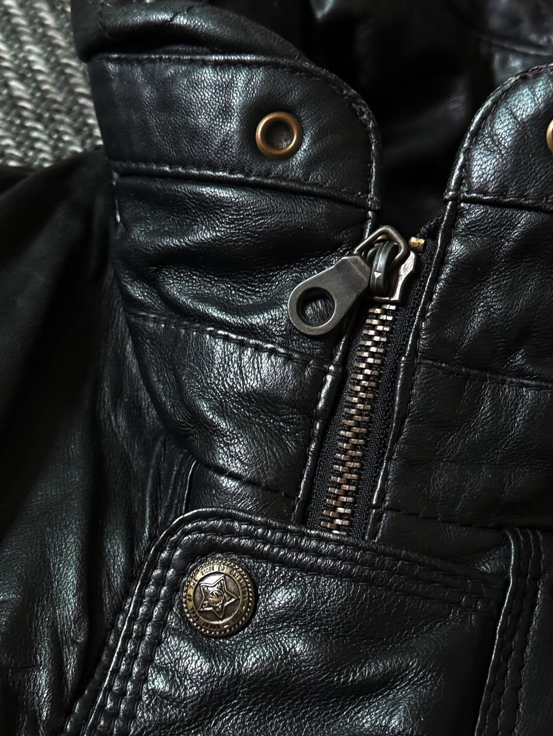 90s 블랙 쉽스킨 레더 모토 봄버 자켓 (105) 상품이미지4