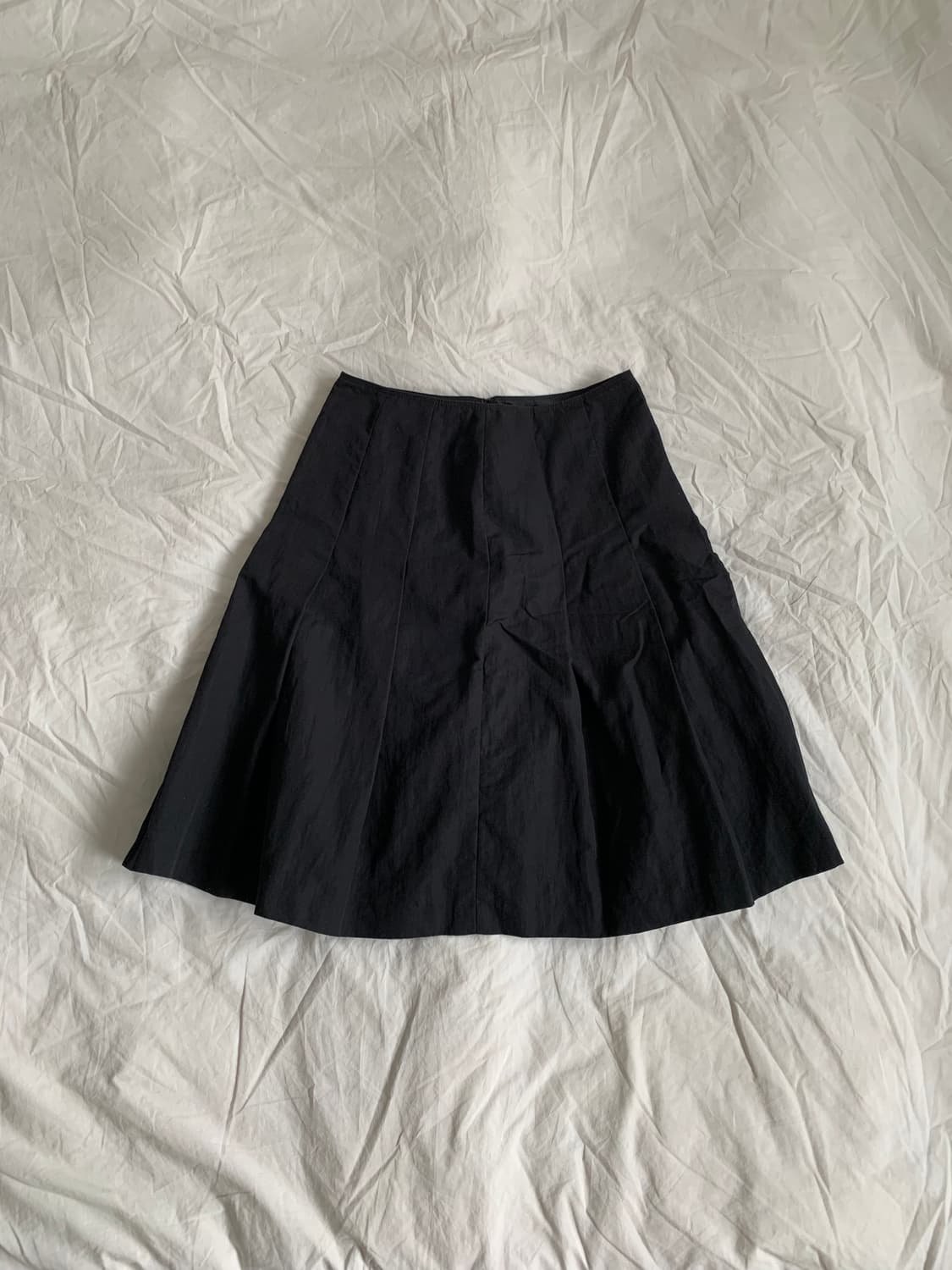 블랙 핀턱 미디 스커트 상품이미지1