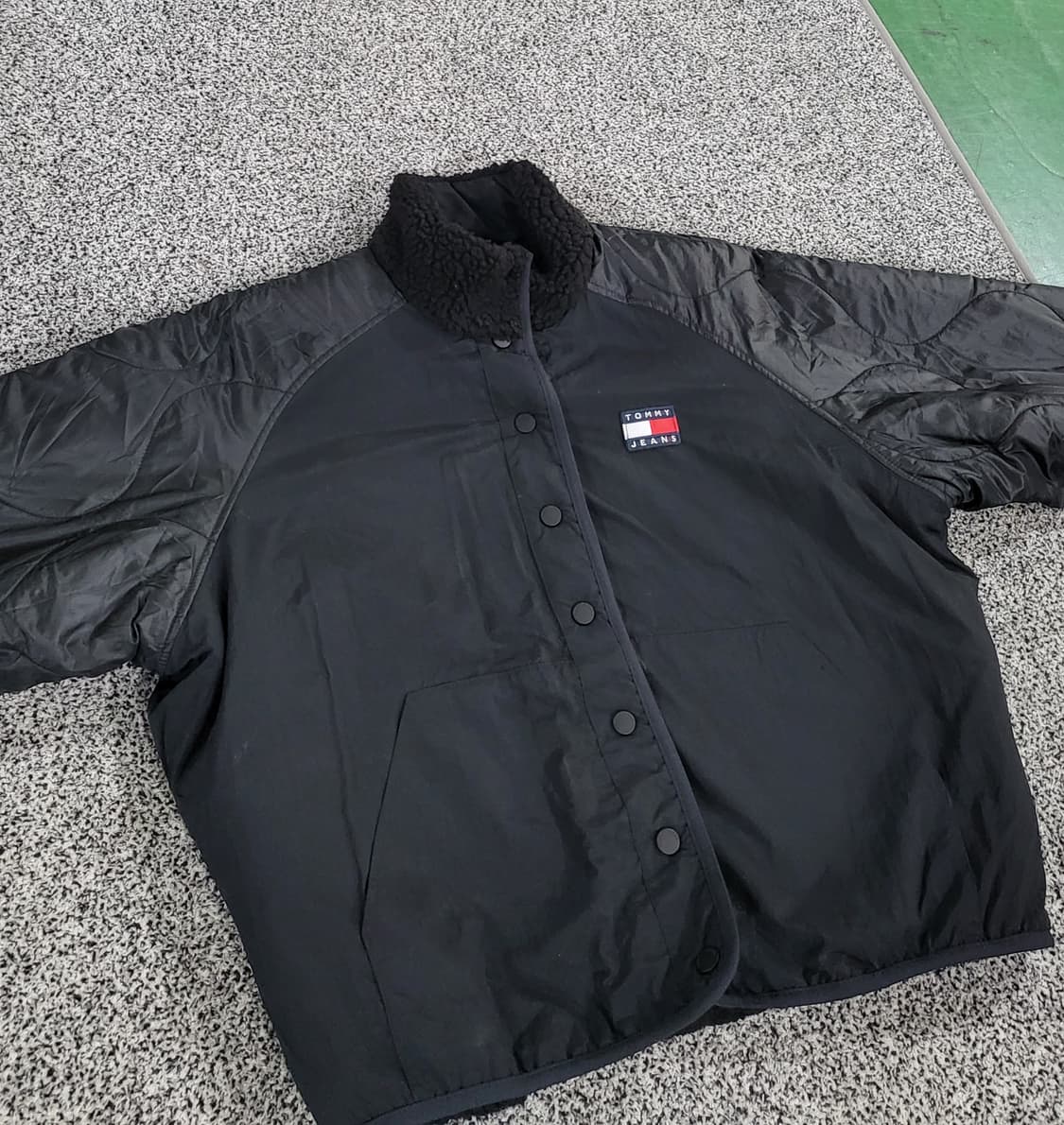 타미힐피거 리버시블 크롭 플리스 자켓 상품이미지3