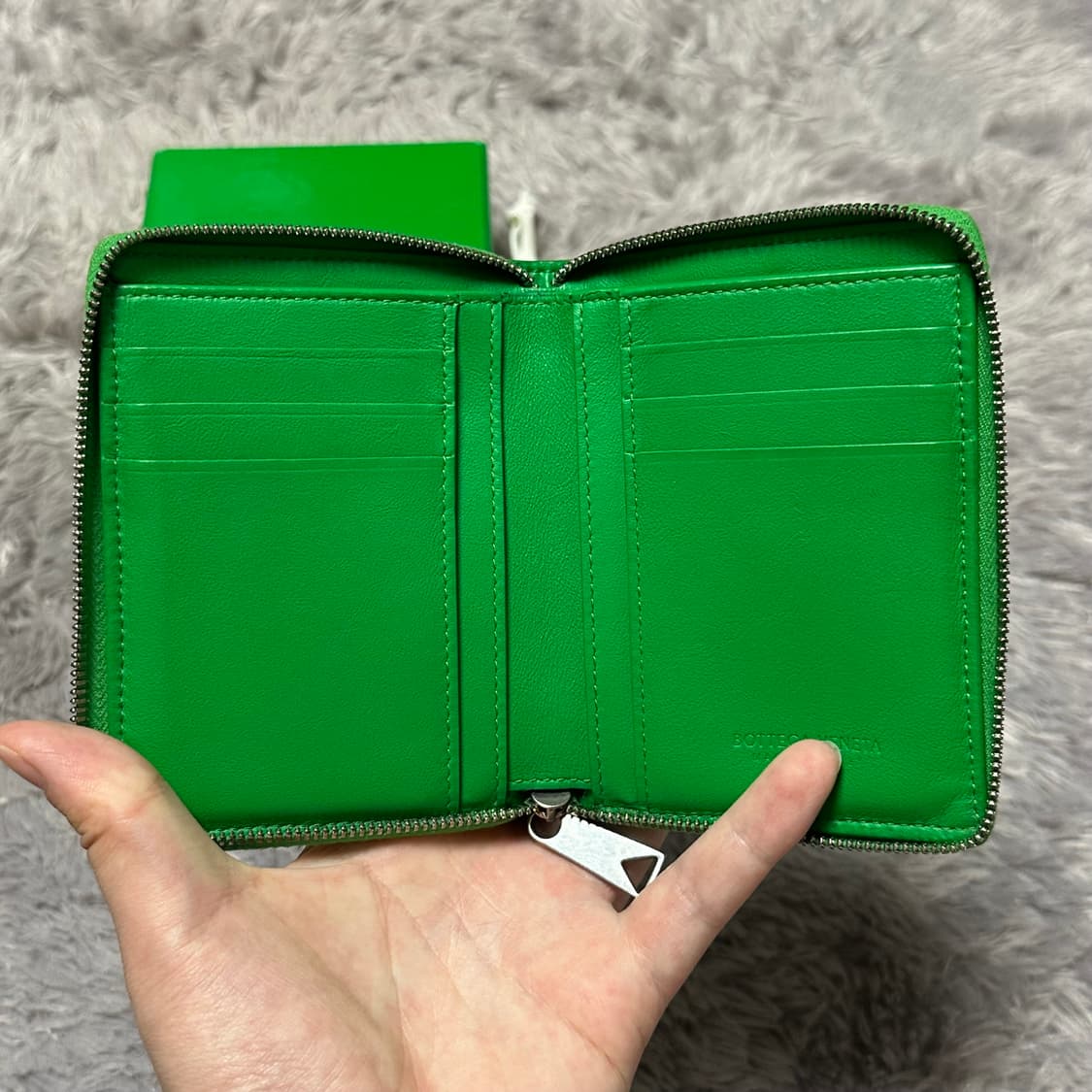[풀구성] 보테가베네타 맥시 플랩 반지갑 그린 상품이미지3