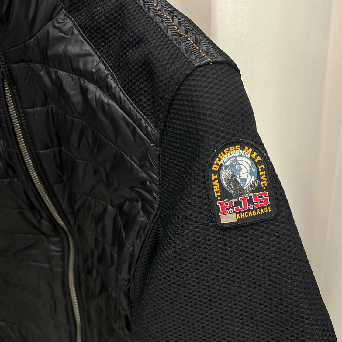 파라점퍼스 경량패딩 S (새상품)(미사용) 상품이미지4