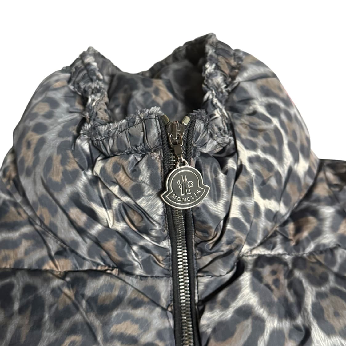 Moncler Leopard Puffer Jacket 상품이미지3