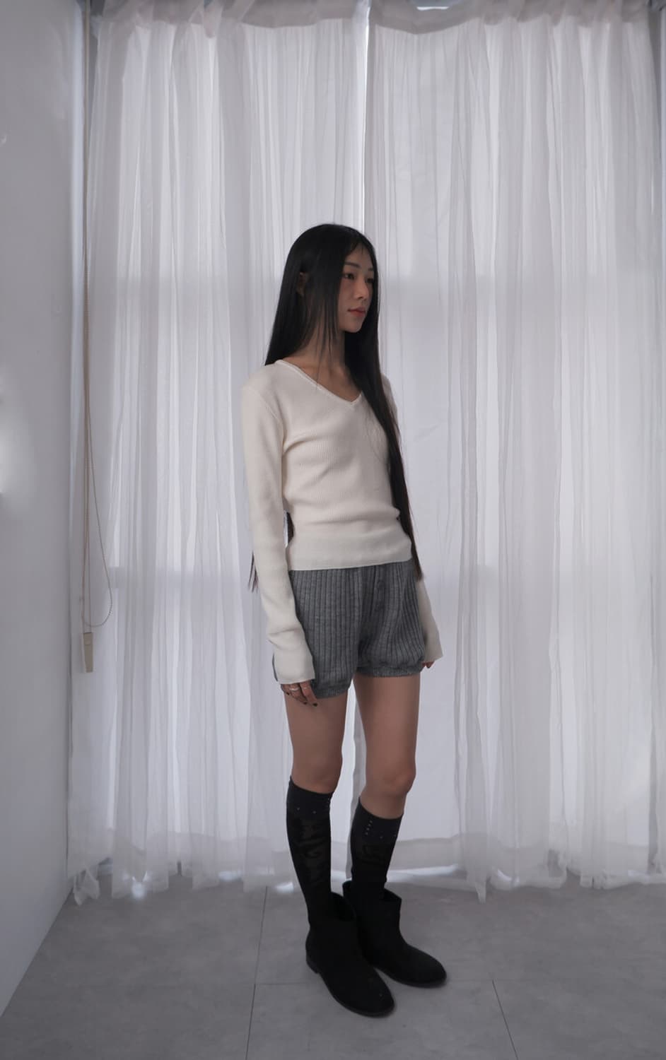 비센사이 비삼샵 브이넥 니트 아이보리 상품이미지1