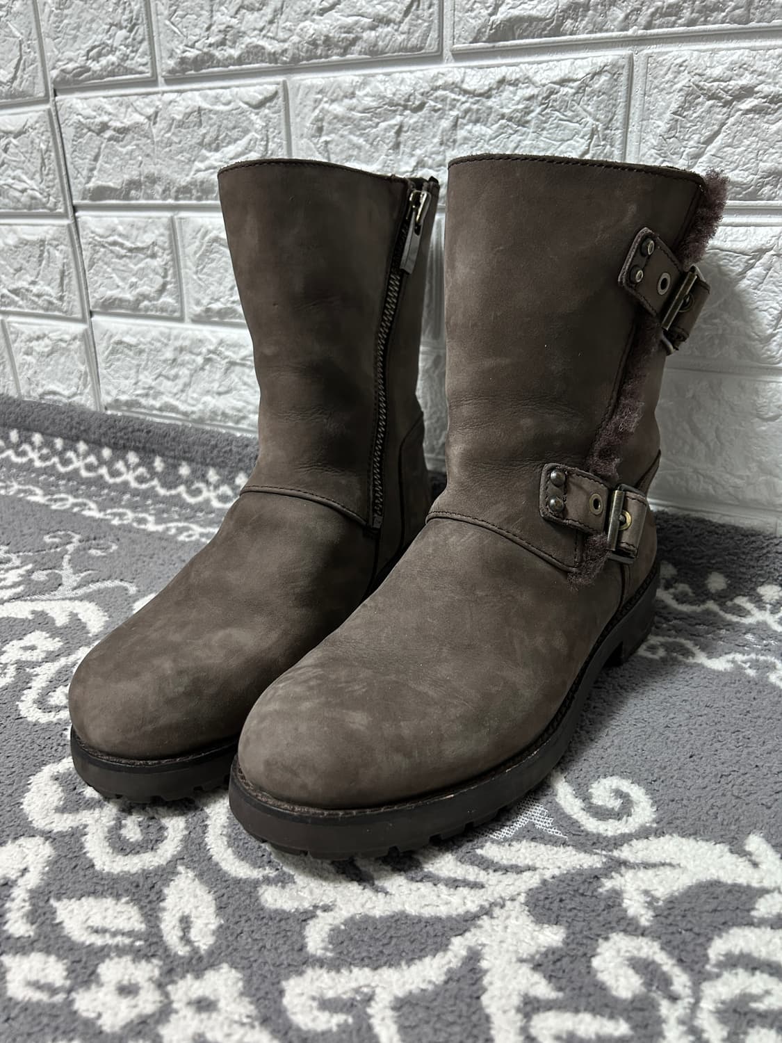 어그 버클 스트랩 스웨이드 부츠 상품이미지2