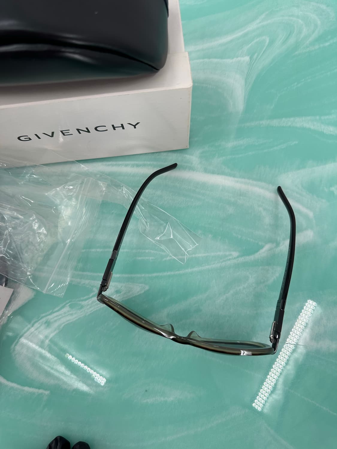 [새상품 무료배송] 지방시 Made in Italy 선글라스 상품이미지6