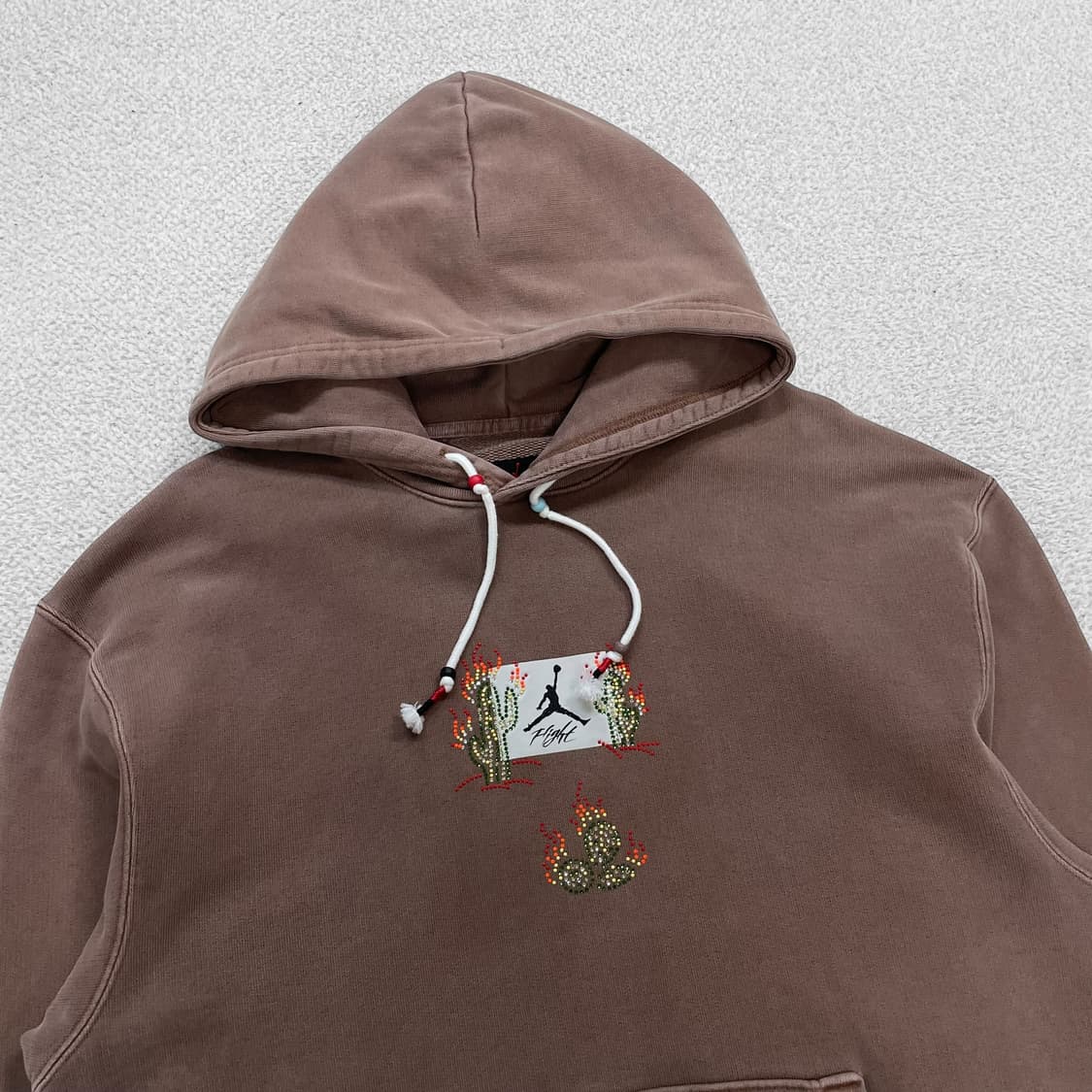 트래비스스캇 x 조던 캑터스잭 피그먼트 후드티 브라운 상품이미지3