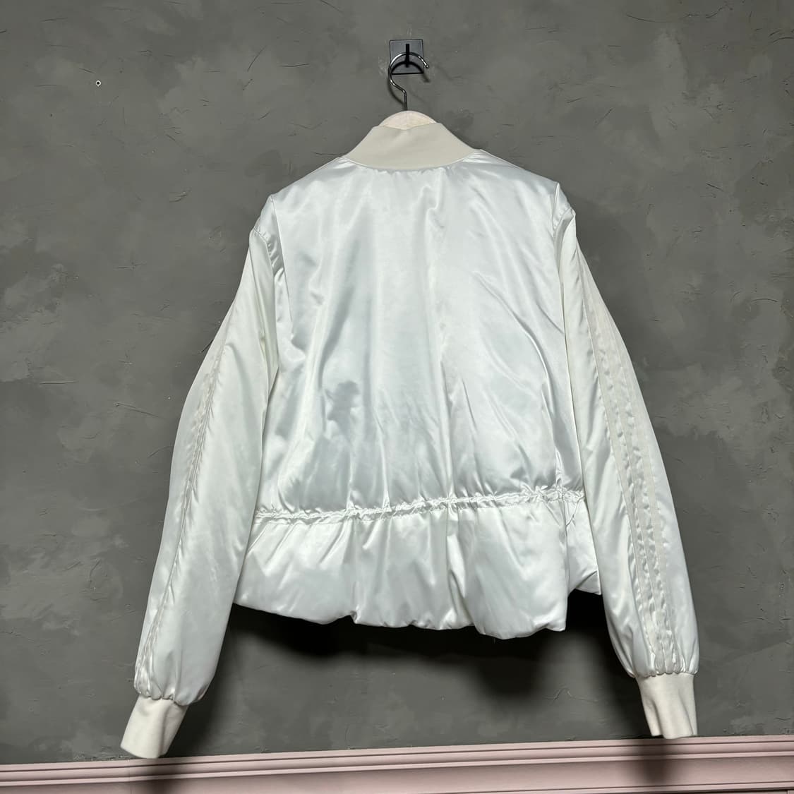 아디다스 파이어버드 봄버 패딩 화이트 상품이미지4