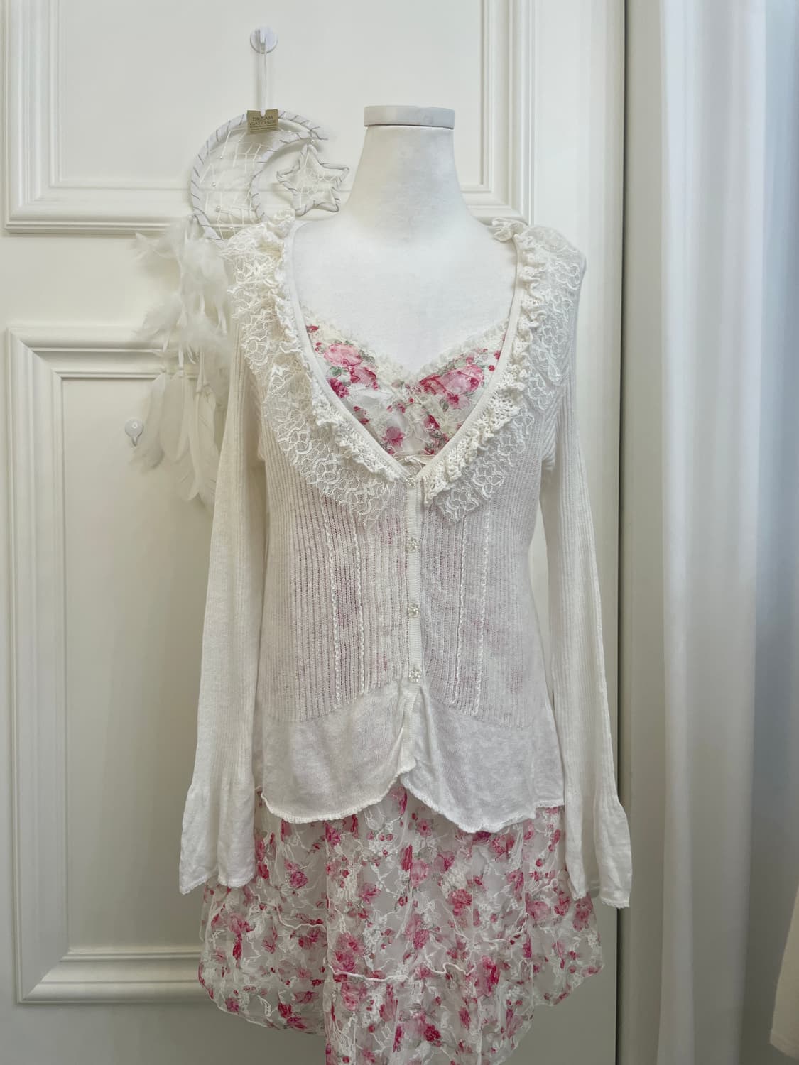 white lace ruffle crystal button fairy c 상품이미지1
