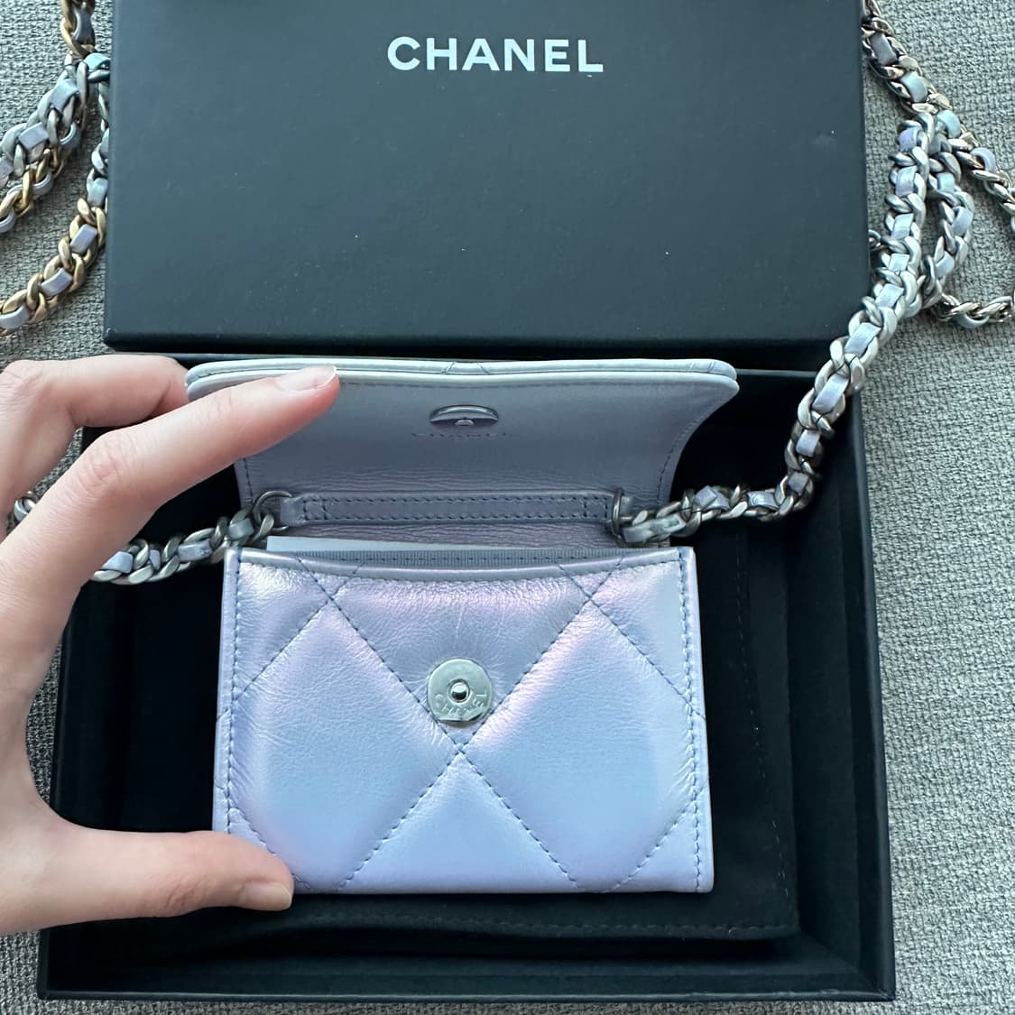 샤넬 19 체인 미니백 상품이미지3