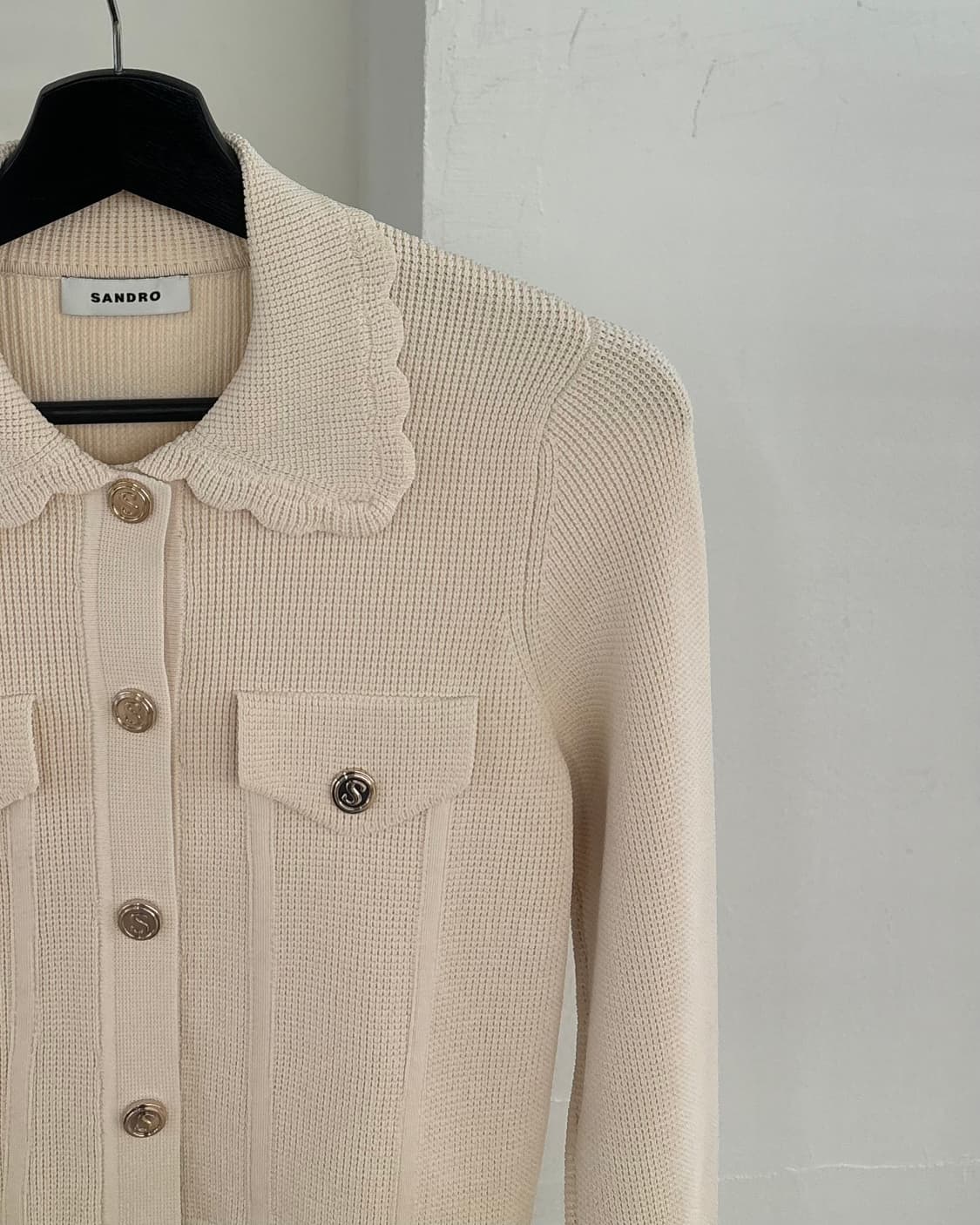 산드로 아이보리 파코 임벨리쉬드 와플 니트 가디건 상품이미지4