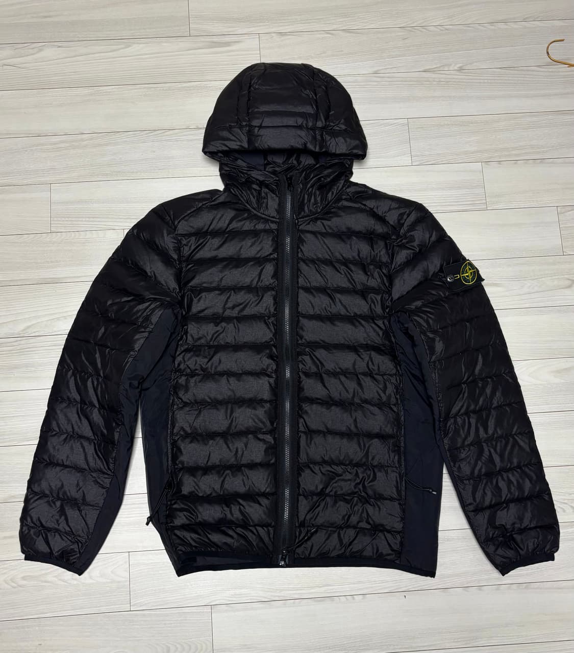 스톤 아일랜드 경량패딩 M 블랙 상품이미지1