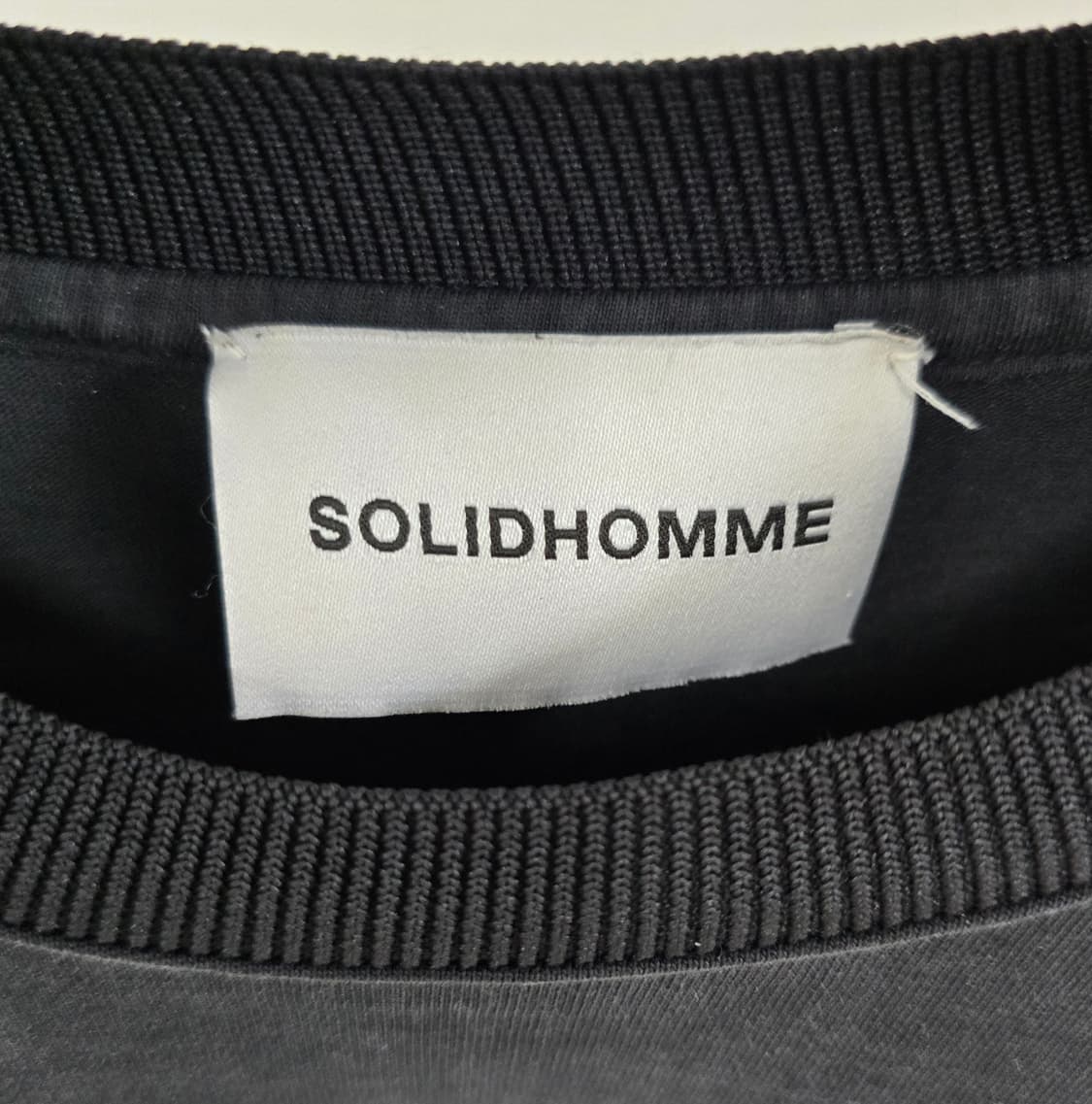 솔리드옴므 백로고 반팔 티셔츠 48사이즈 100 판매 상품이미지3