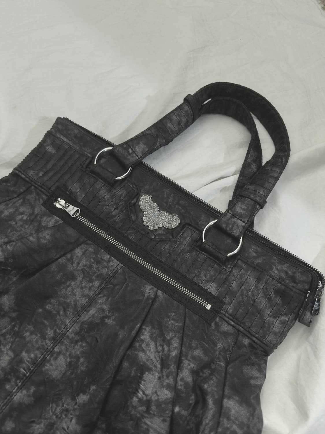 디젤 왁스코팅 레더 헬멧백 상품이미지3